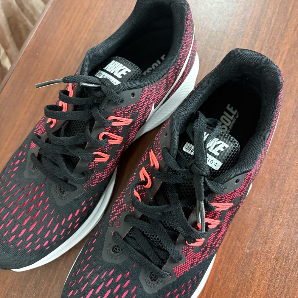 NEW Nike Women's Zoom Winflo 4 Running Shoe - Picture 8 of 10